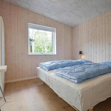 Three-bedroom Holiday In