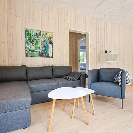Three-bedroom Holiday In