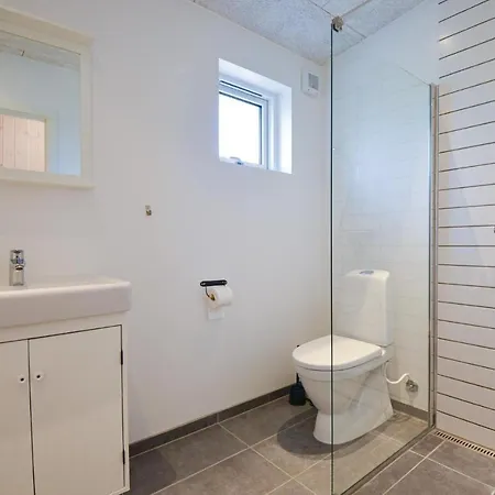 Three-bedroom Holiday In Ebeltoft