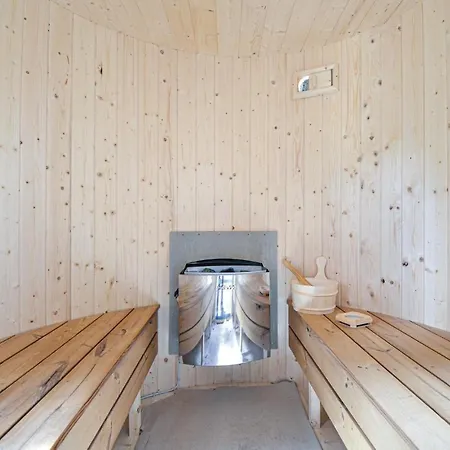Three-bedroom Holiday In Casa vacanze *