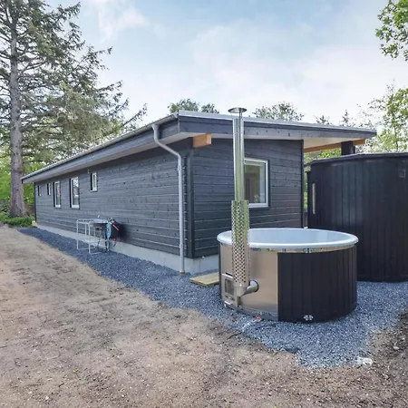 Three-bedroom Holiday In Casa vacanze *