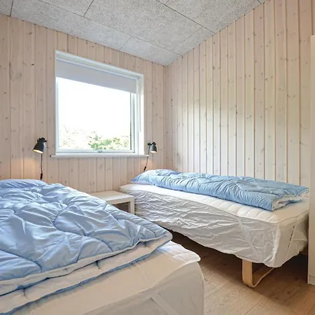 Three-bedroom Holiday In * Ebeltoft
