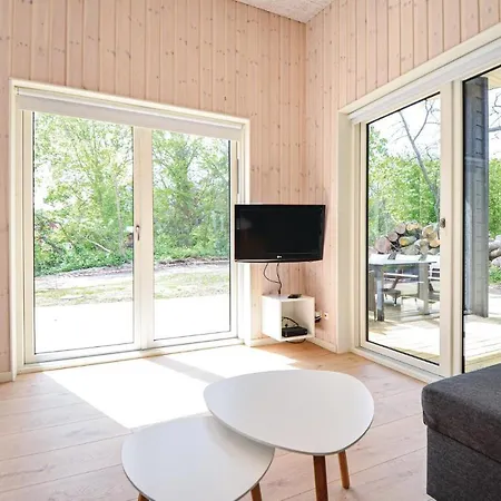Three-bedroom Holiday In * Ebeltoft